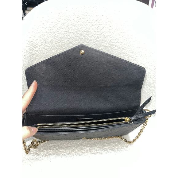 Louis Vuitton Black Monogram Empreinte Leather Pochette - Chain Strap - Picture 3 of 4